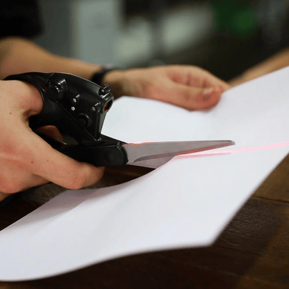 Profesionalne lasersko vodene škarje v zadnji ponudbi